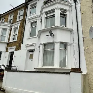 Habitación en casa particular Elmdene Road, Londres