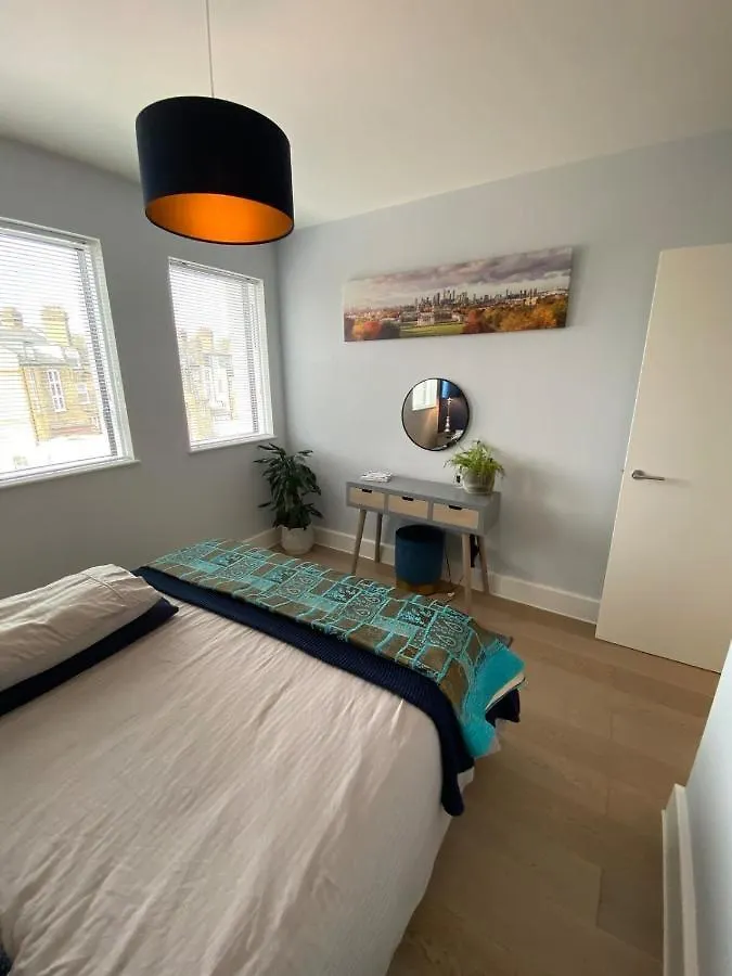 Tasteful 2Bd Flat Wopen Plan Living - Blackheath! London United Kingdom
