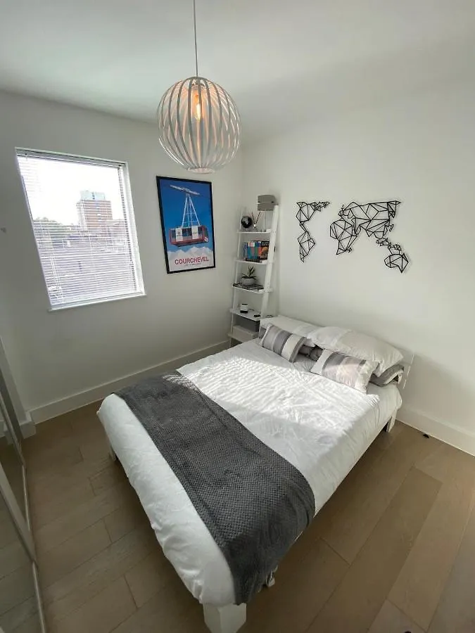 Apartment Tasteful 2Bd Flat Wopen Plan Living - Blackheath! London